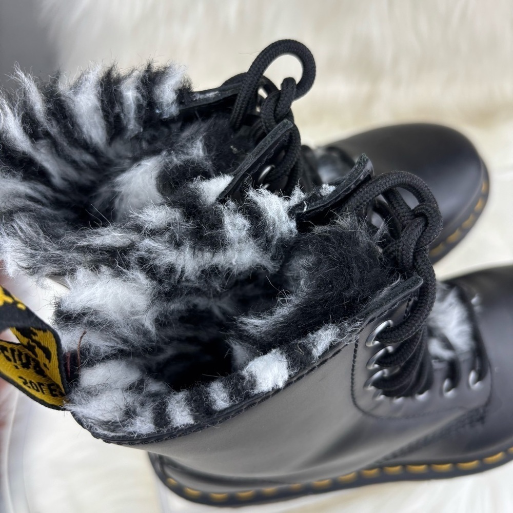 DR.MARTENS 1460 SERENA  LEATHER LEO FAUX FUR LINED BOOTS SIZE 6 - Picture 8 of 10